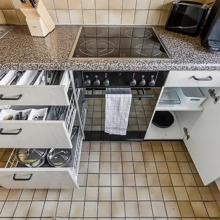 Apartment Affordable Comfort In Zurich