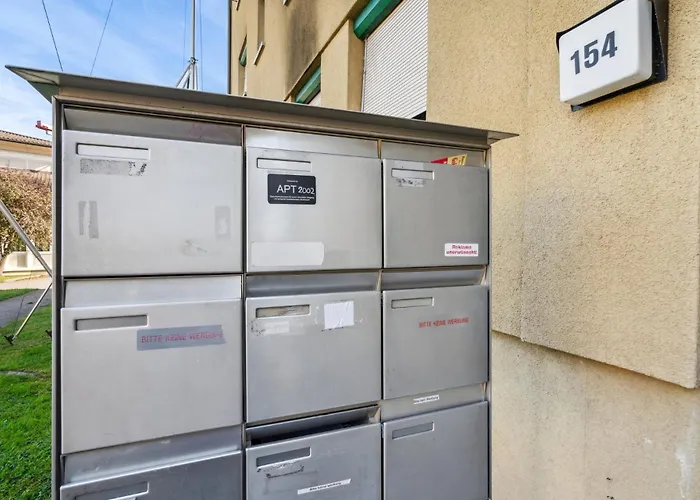 アパート Affordable Comfort In チューリッヒ