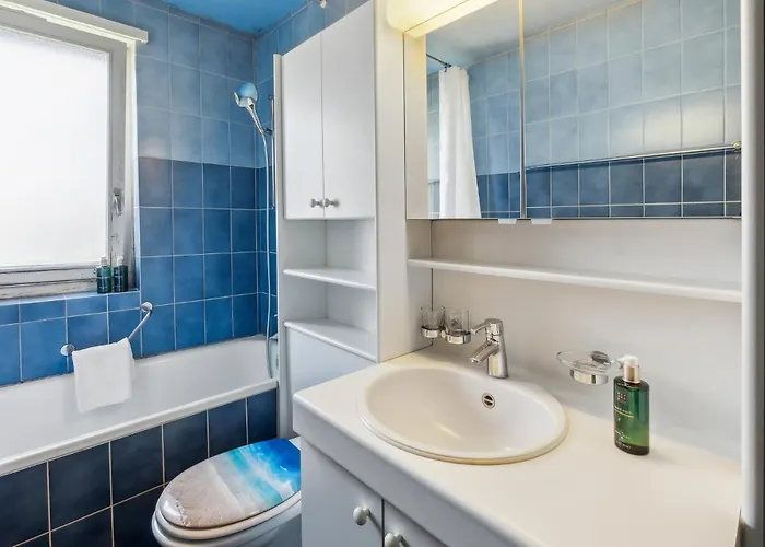 Affordable Comfort In Apartment *